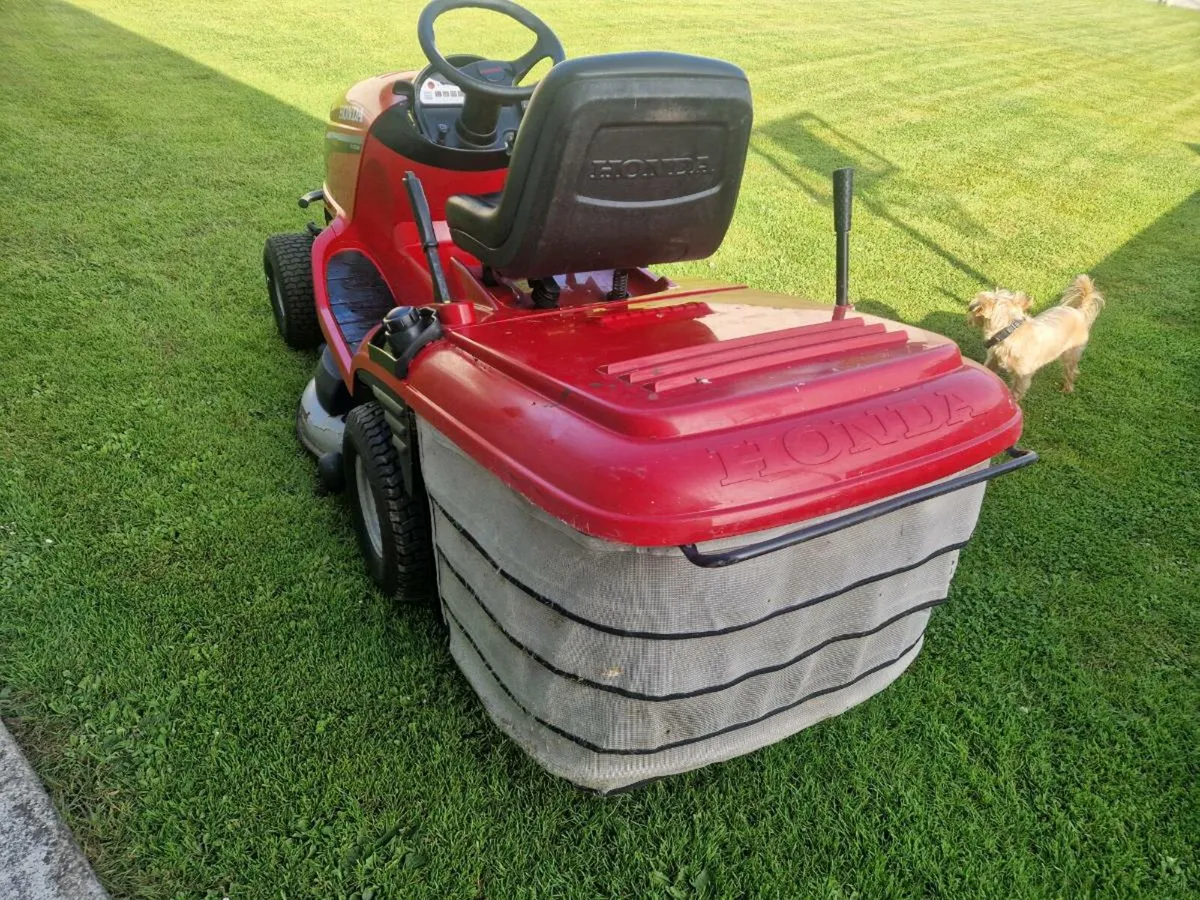 Lawnmower for sale - Image 4