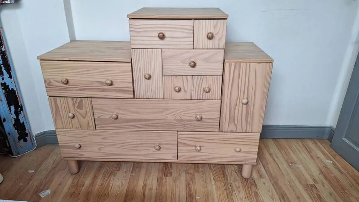 Dresser - Image 1