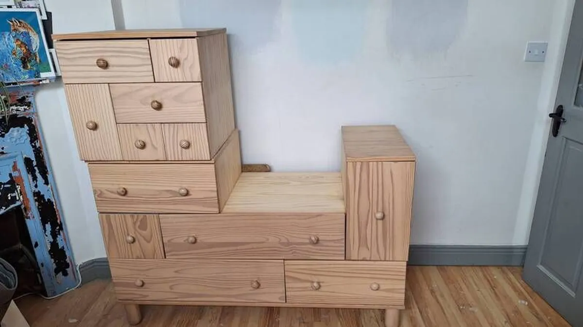 Dresser - Image 4