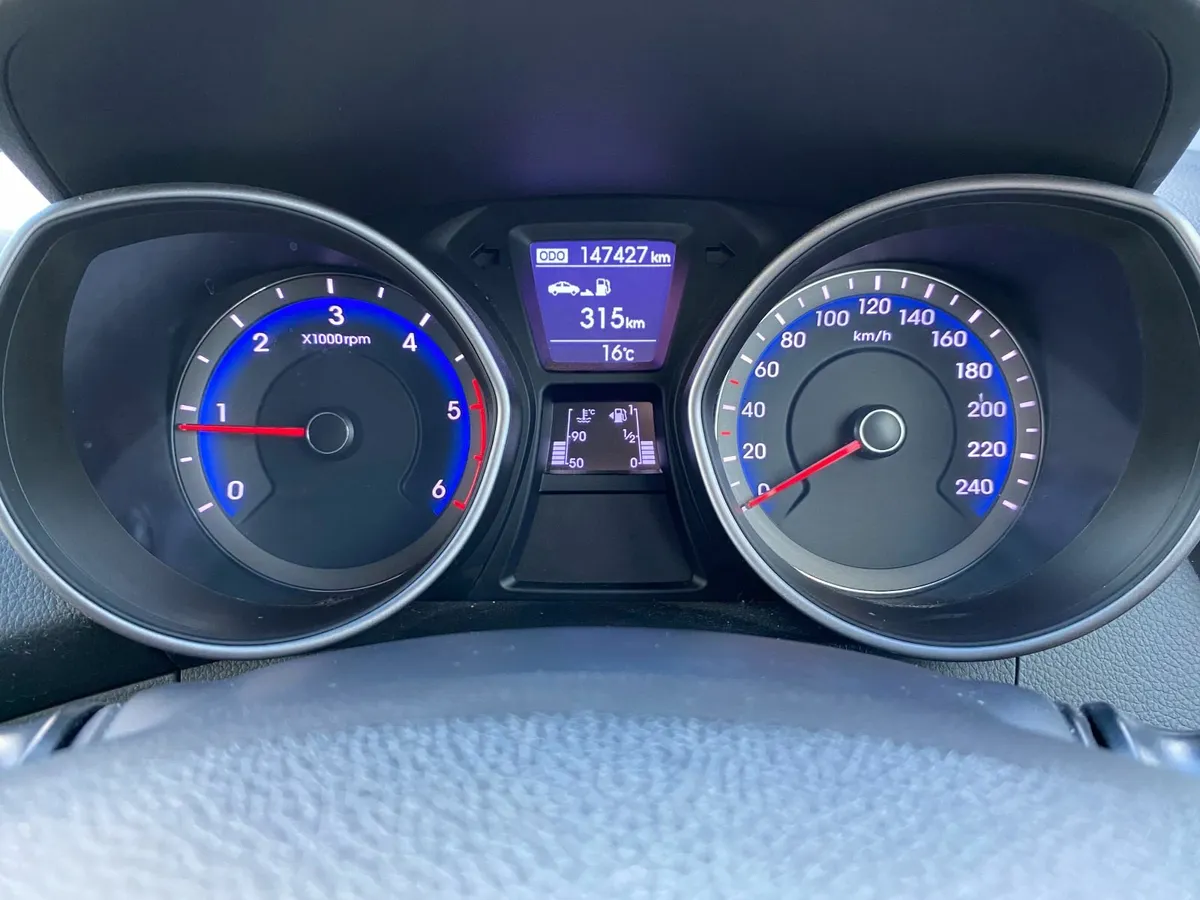 2016 Hyundai i30 1.6 DIESEL DELUXE - Image 4