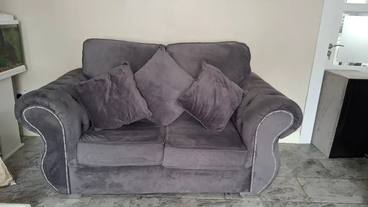 2 seater sofa only need gone asap..whoever collects first can have - Image 3