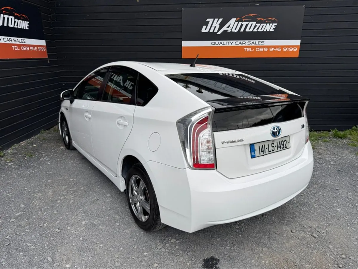 Toyota Prius 1.8 Hybrid Auto - Image 4