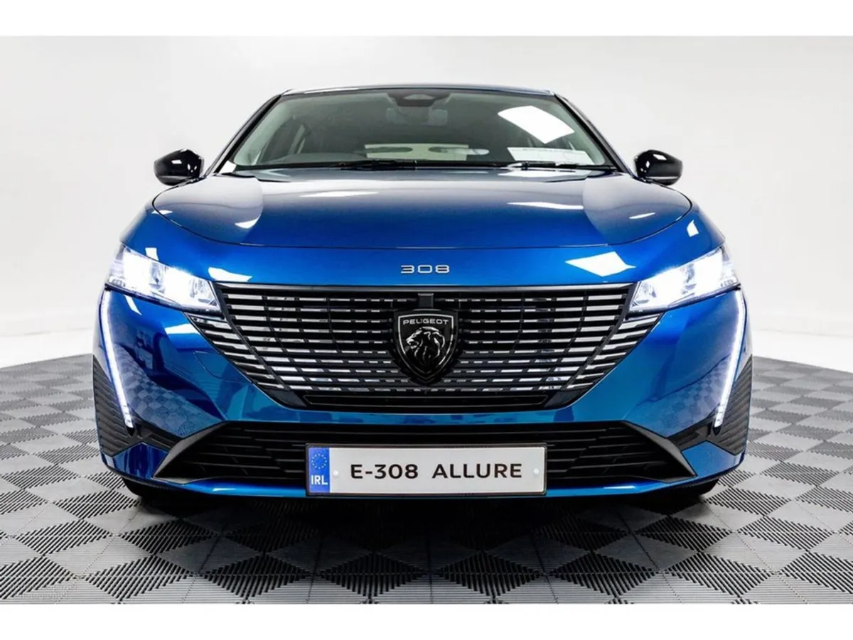 Peugeot 308 E-allure 54kwh Auto 156HP - Protectio - Image 2