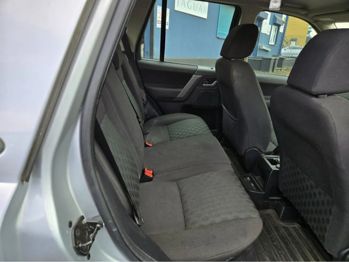 Land Rover Freelander 2 S TD4 2.2// Automatic// C - Image 4