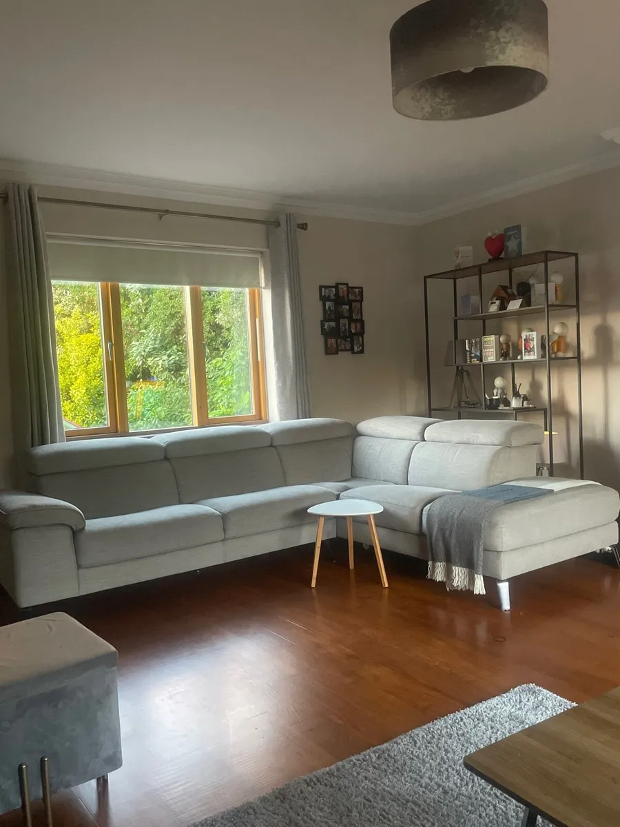 Sofa - Left hand corner - Image 1