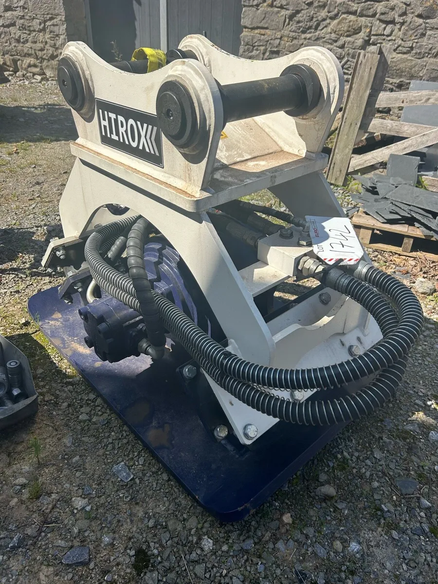 Excavator Compaction Plate - Image 1