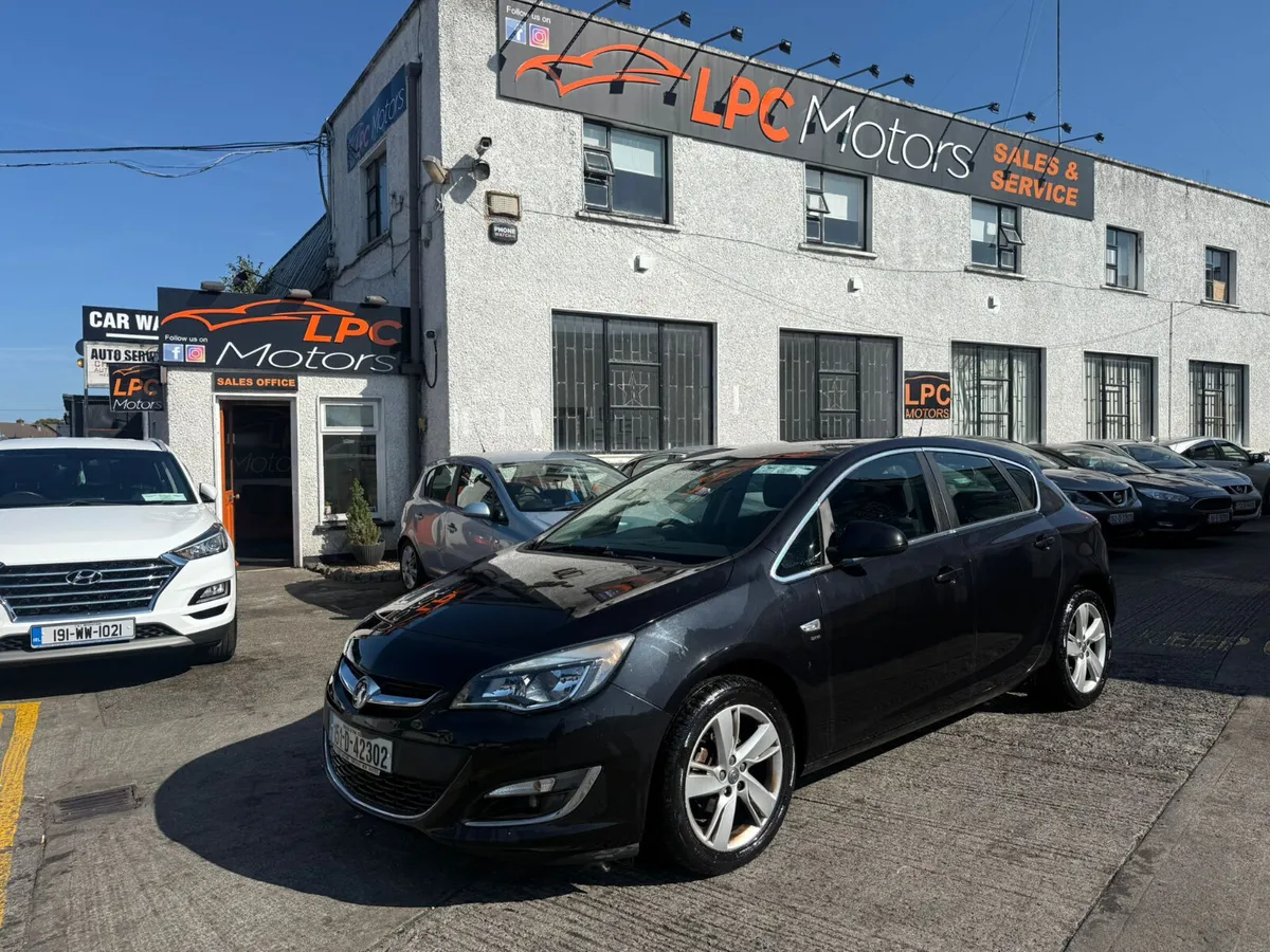 Vauxhall (OPEL) Astra 2015 - Image 1