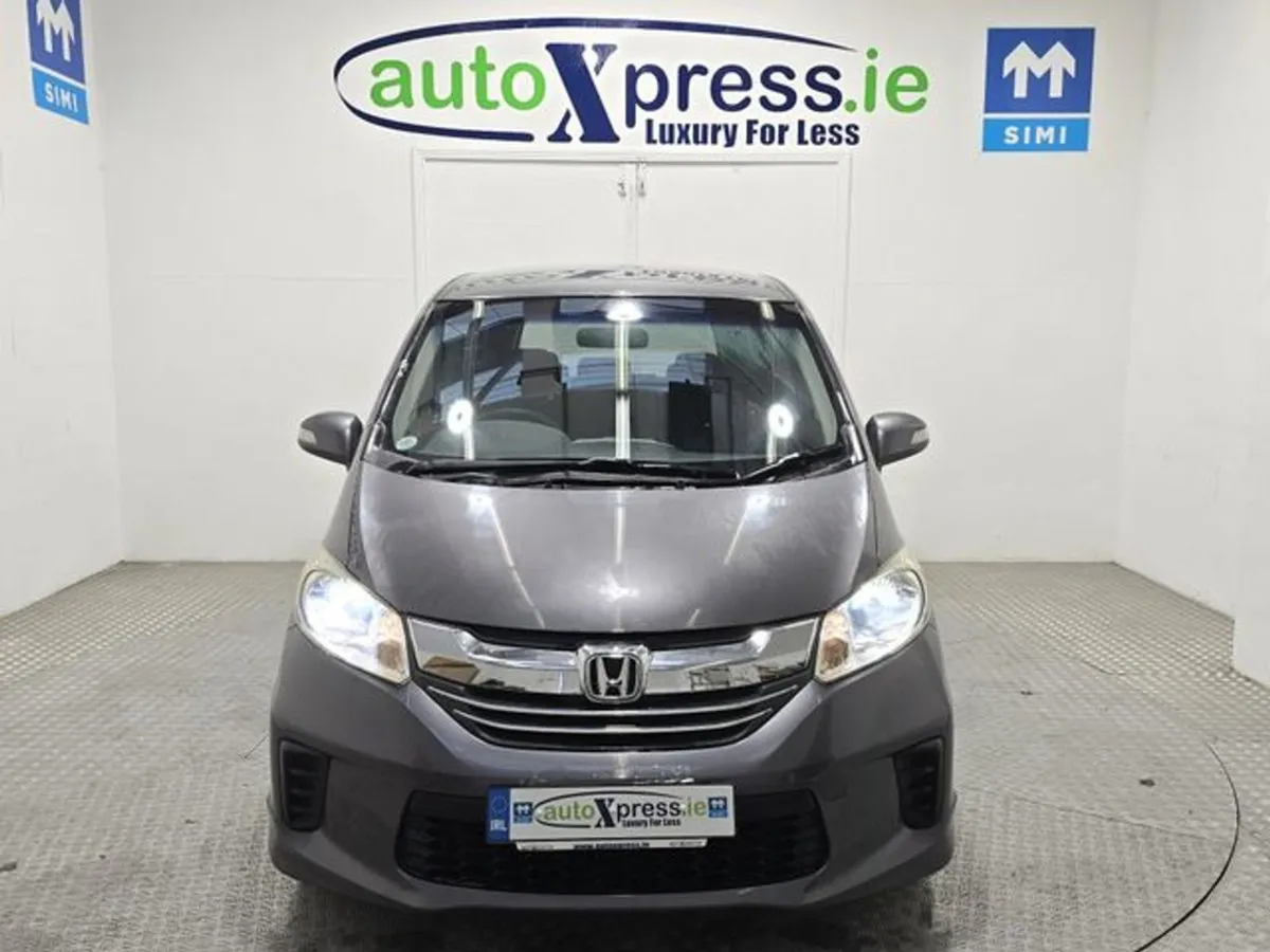 Honda Freed 7 Seater 1.5 G Auto  Reversing Camera - Image 3