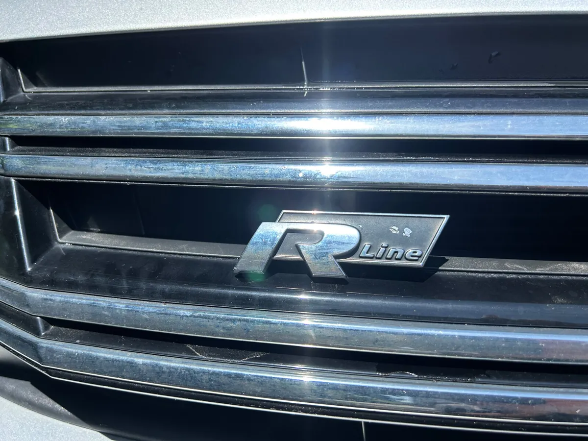2015 VOLKSWAGEN TIGUAN R DESIGN PANORAMIC SUNROOF - Image 4