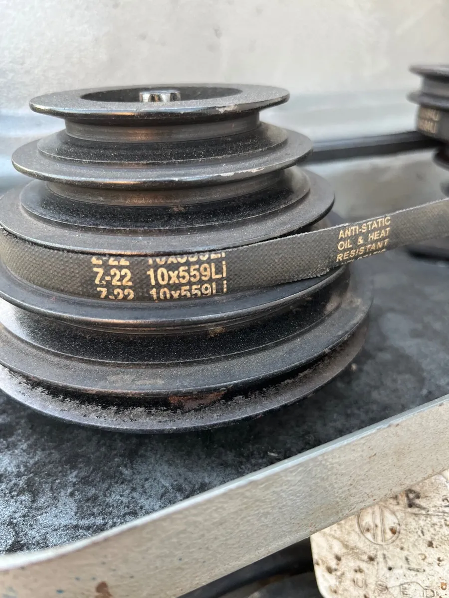 16 speed pillar drill - Image 4