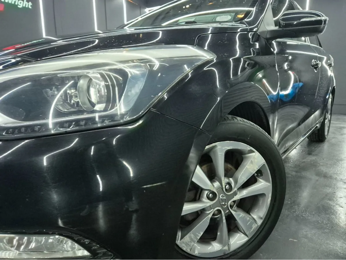 Hyundai i20 Deluxe 5DR - Image 2