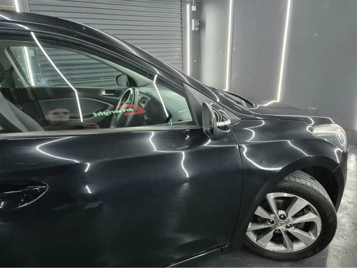 Hyundai i20 Deluxe 5DR - Image 3