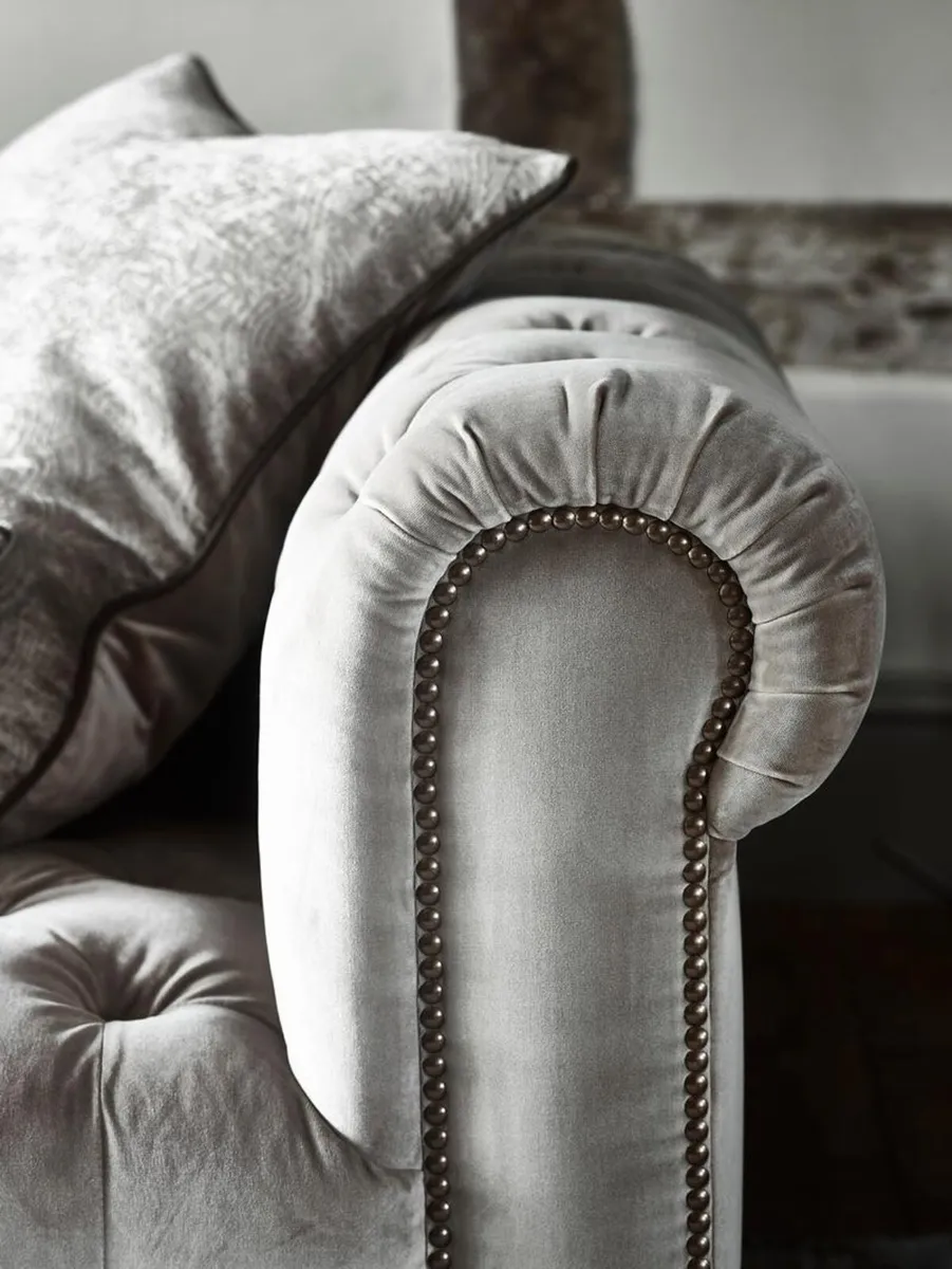 Couches - Image 3