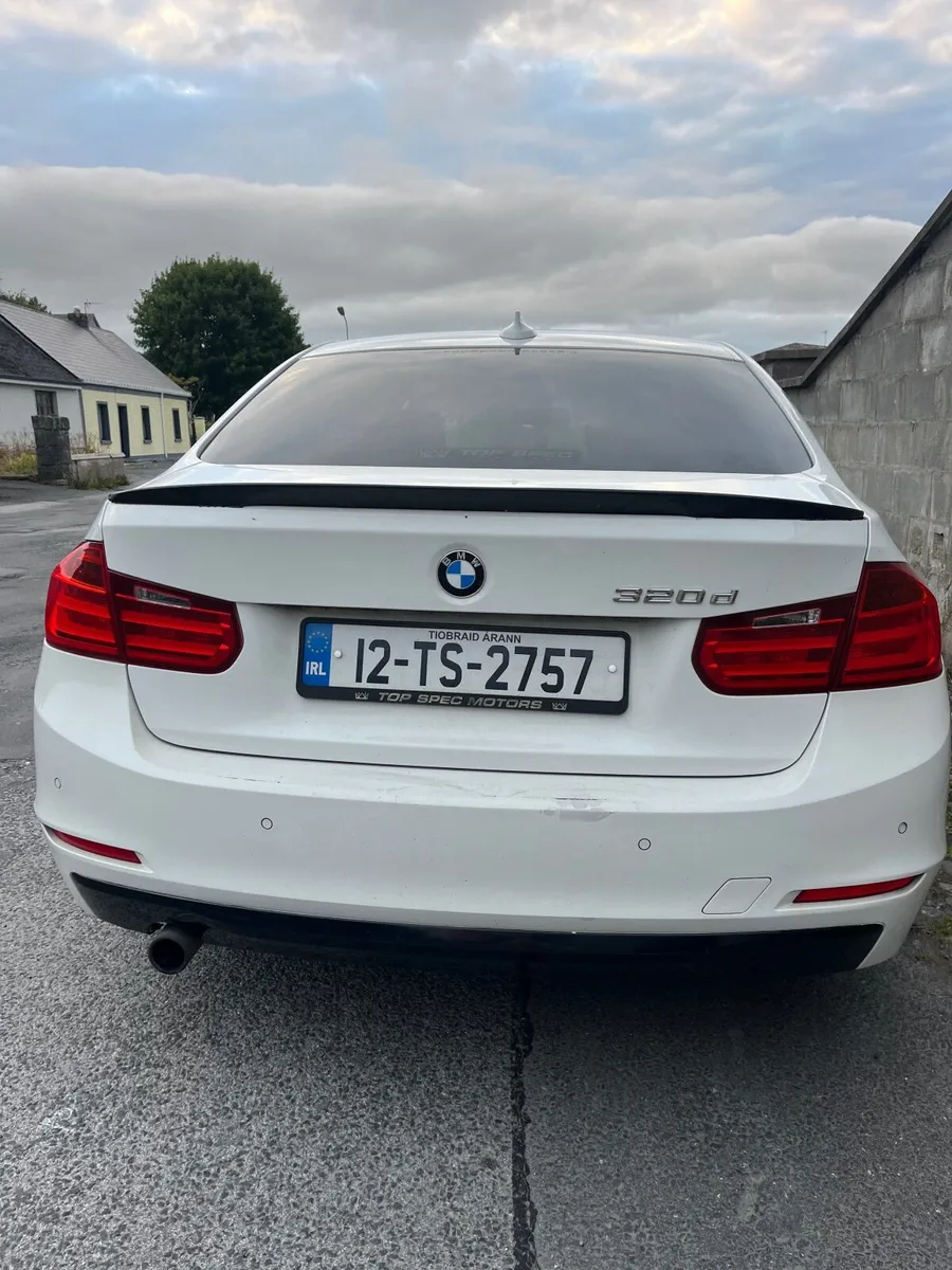 BMW 3-Series 2012 - Image 2