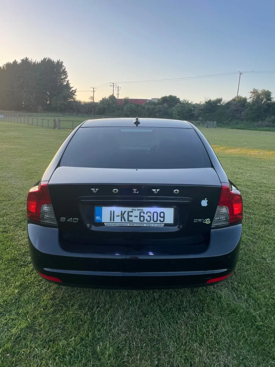 Volvo S40 1.6  2011 - Image 2