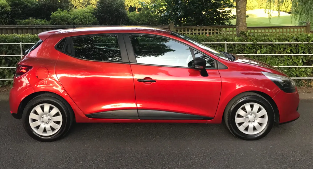 Renault Clio 1.2 16V 75 EXPRESSION - Image 4