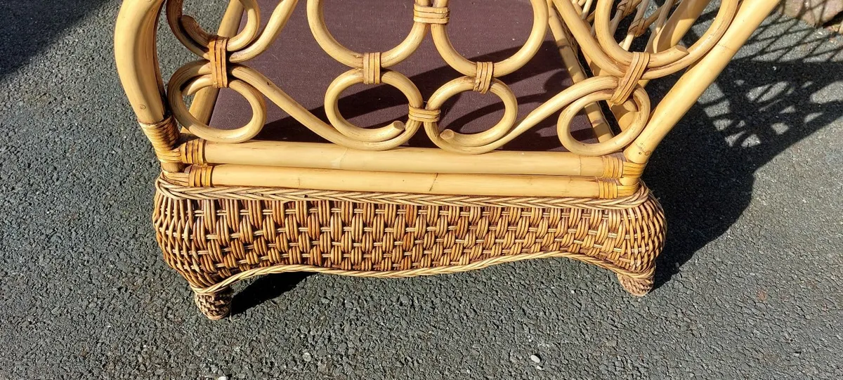 Two seater Wicker chair. - Image 2