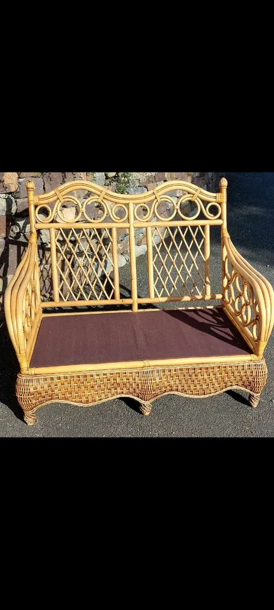 Two seater Wicker chair. - Image 1