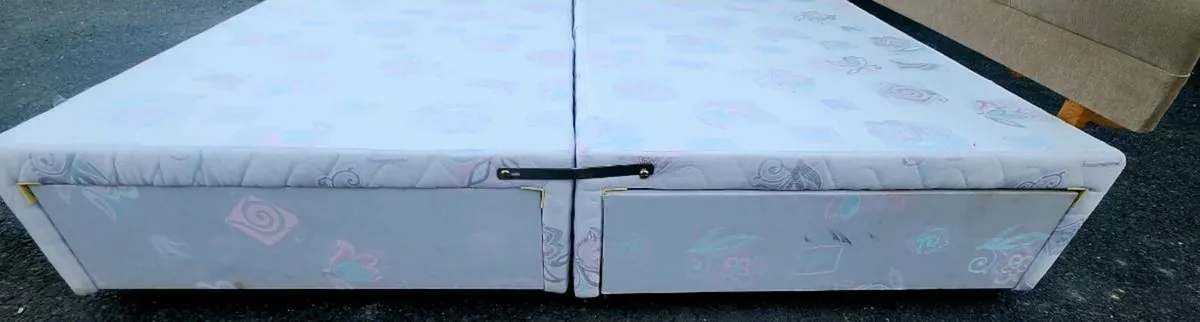Double 4ft 6 divan base, mattress and headboard - Image 4