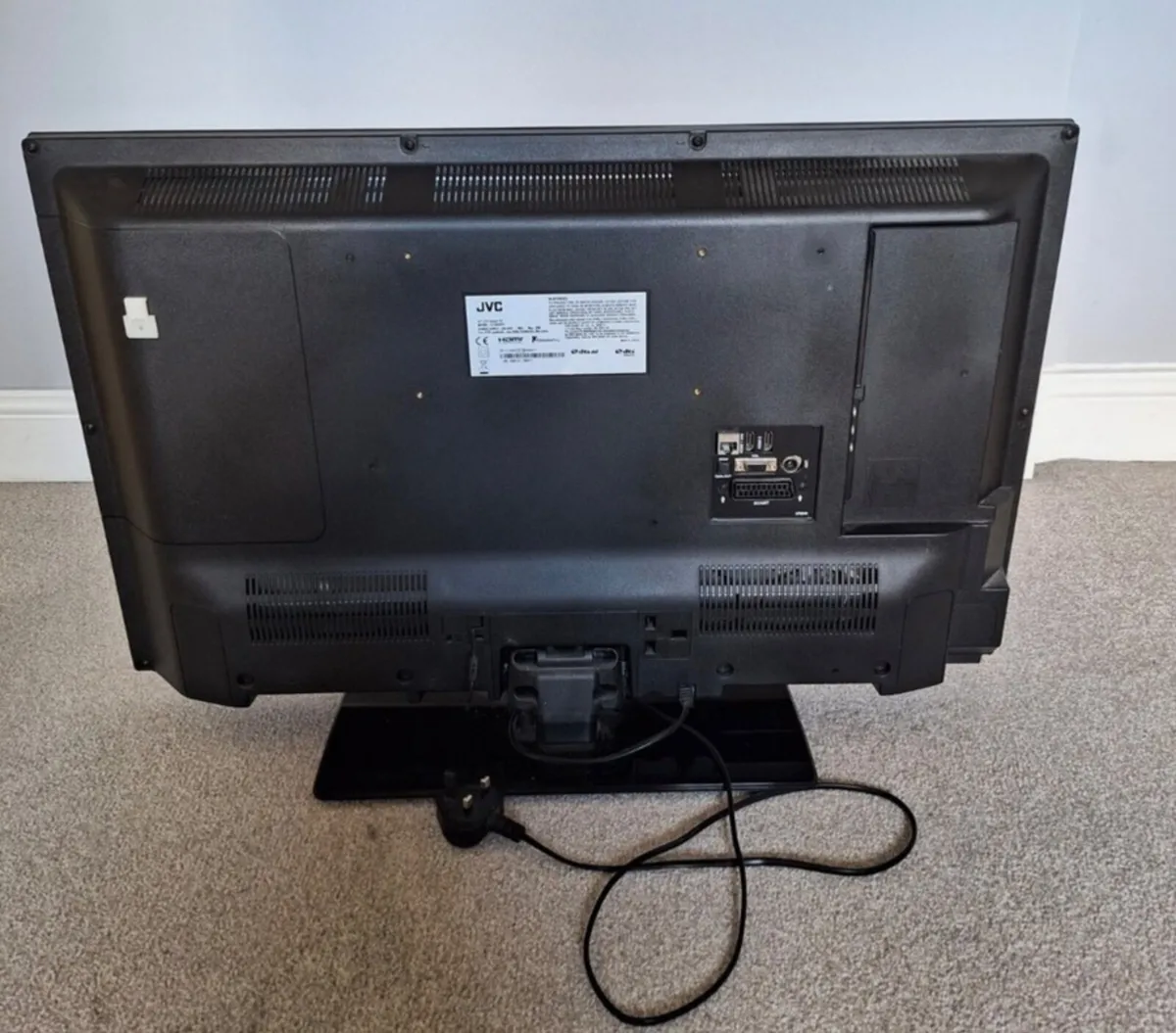 JVC 32in Smart Tv - Image 4