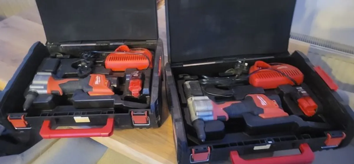 Rivet Gun - Image 1