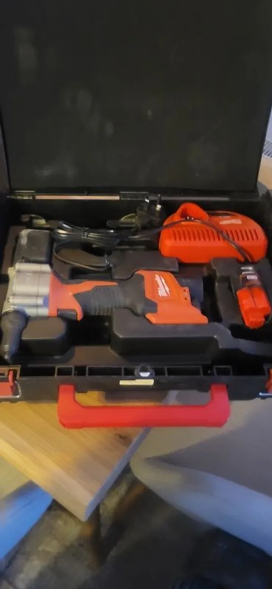 Rivet Gun - Image 2