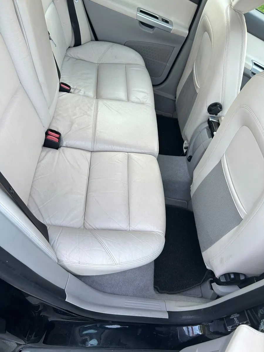 2011 Volvo S40 1.6 diesel low low mileage - Image 2