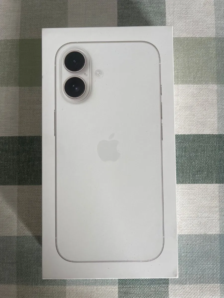 iPhone 16 - Image 1