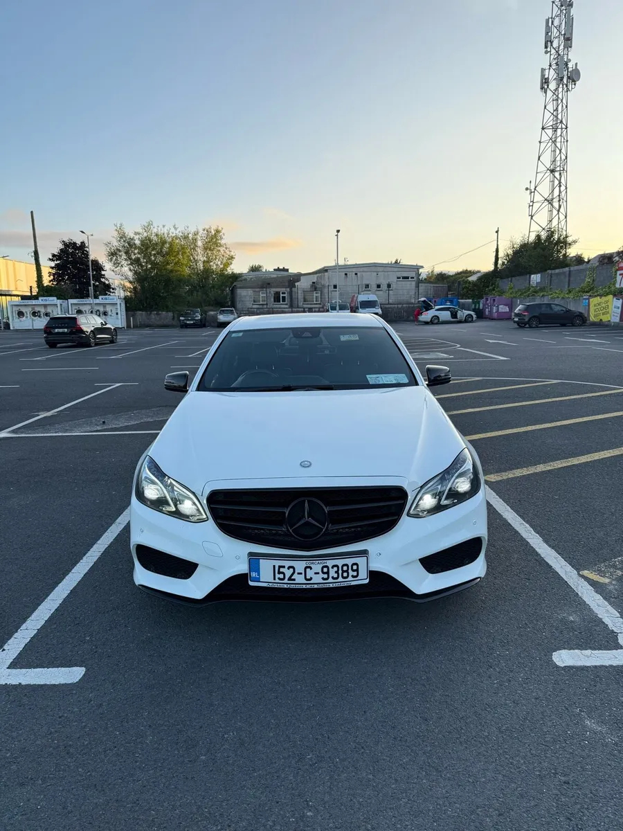 Mercedes-Benz E220 AMG Night Edition - Image 4