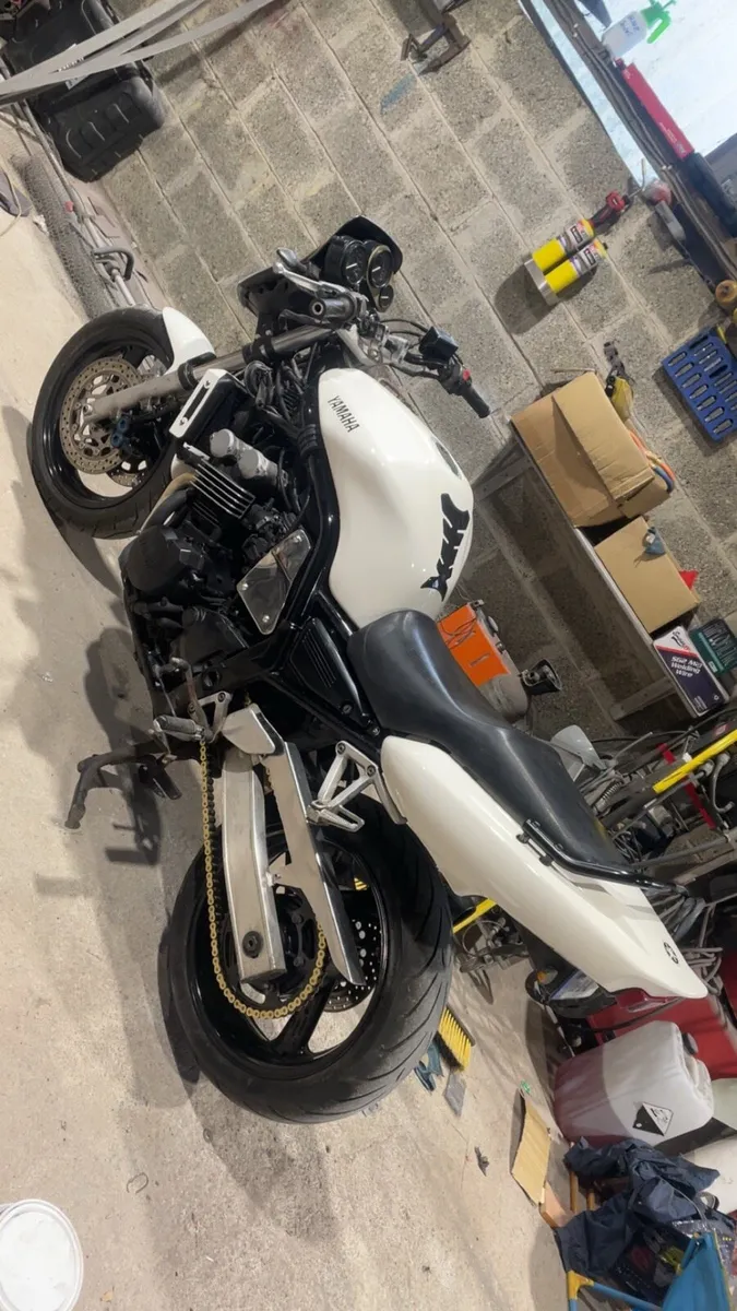 Yamaha fzs 600 fazer - Image 3
