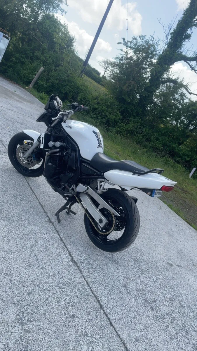 Yamaha fzs 600 fazer - Image 4