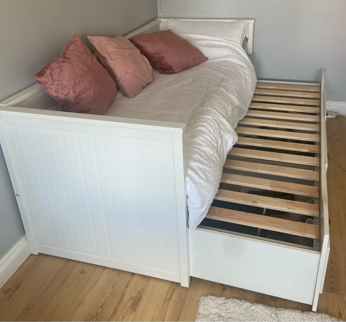 Bed - Image 2