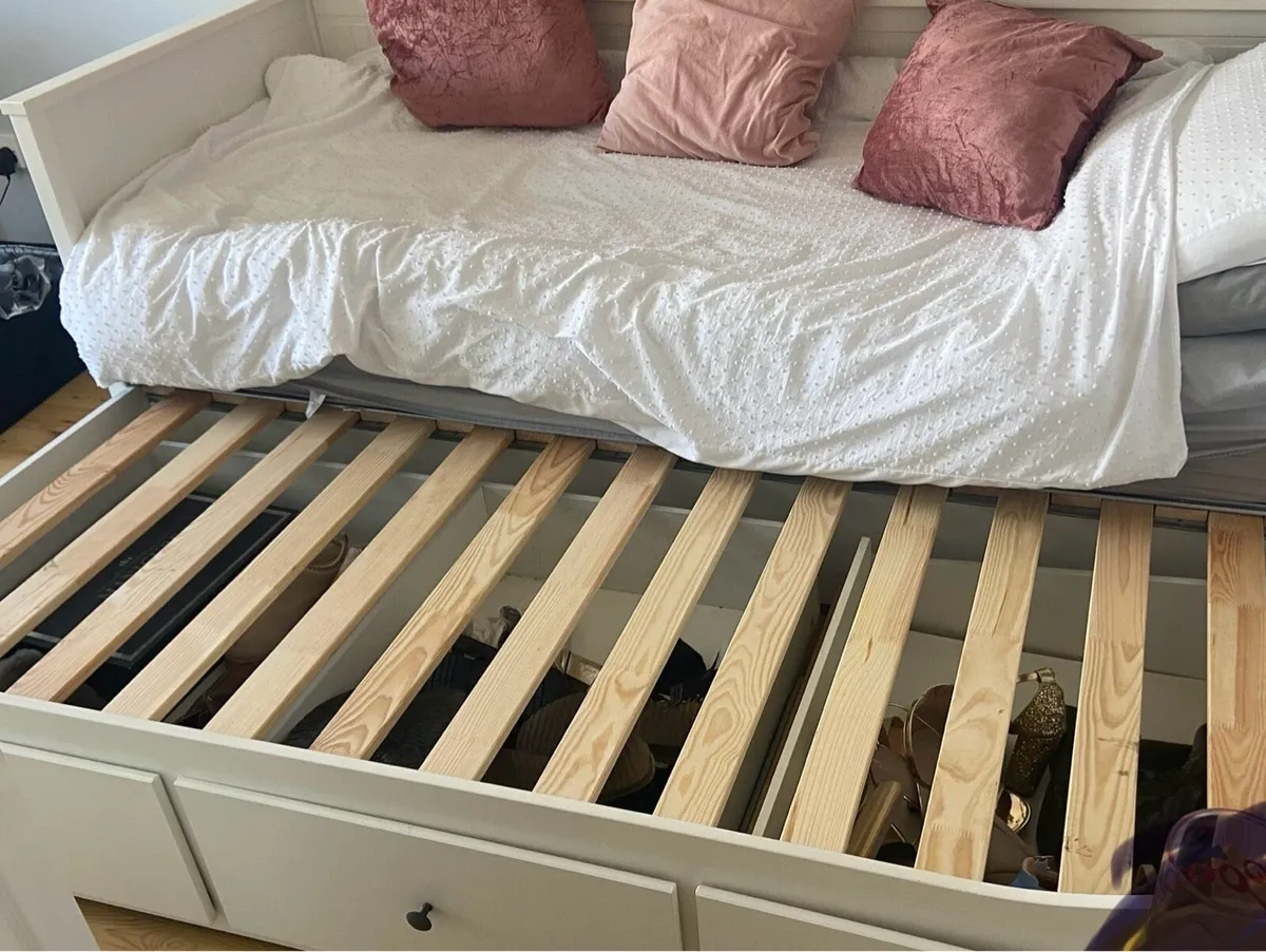 Bed - Image 3