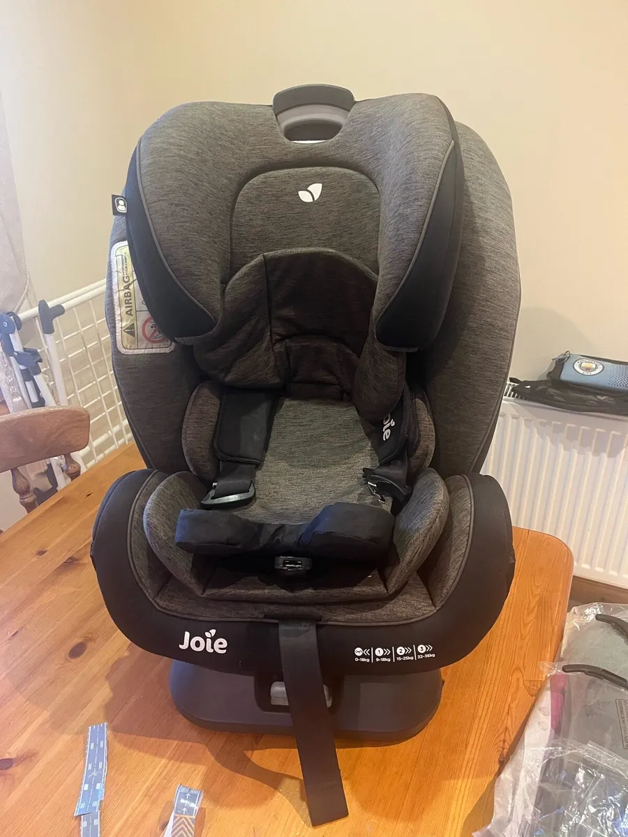 Joie every stage car seat - Image 1