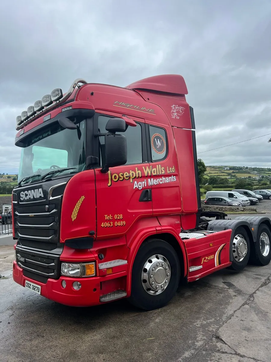 Scania 6x2 truck - Image 1