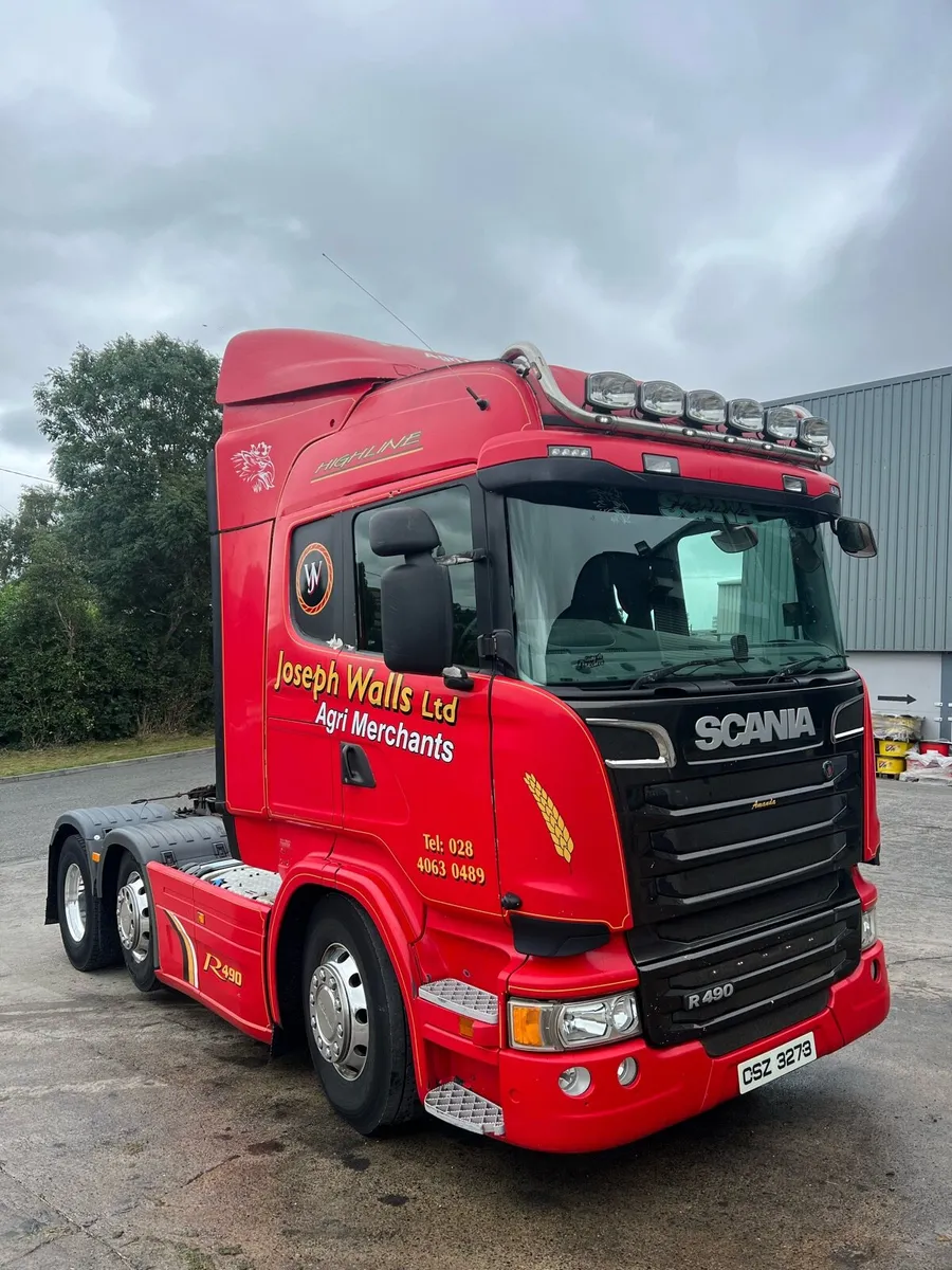 Scania 6x2 truck - Image 2