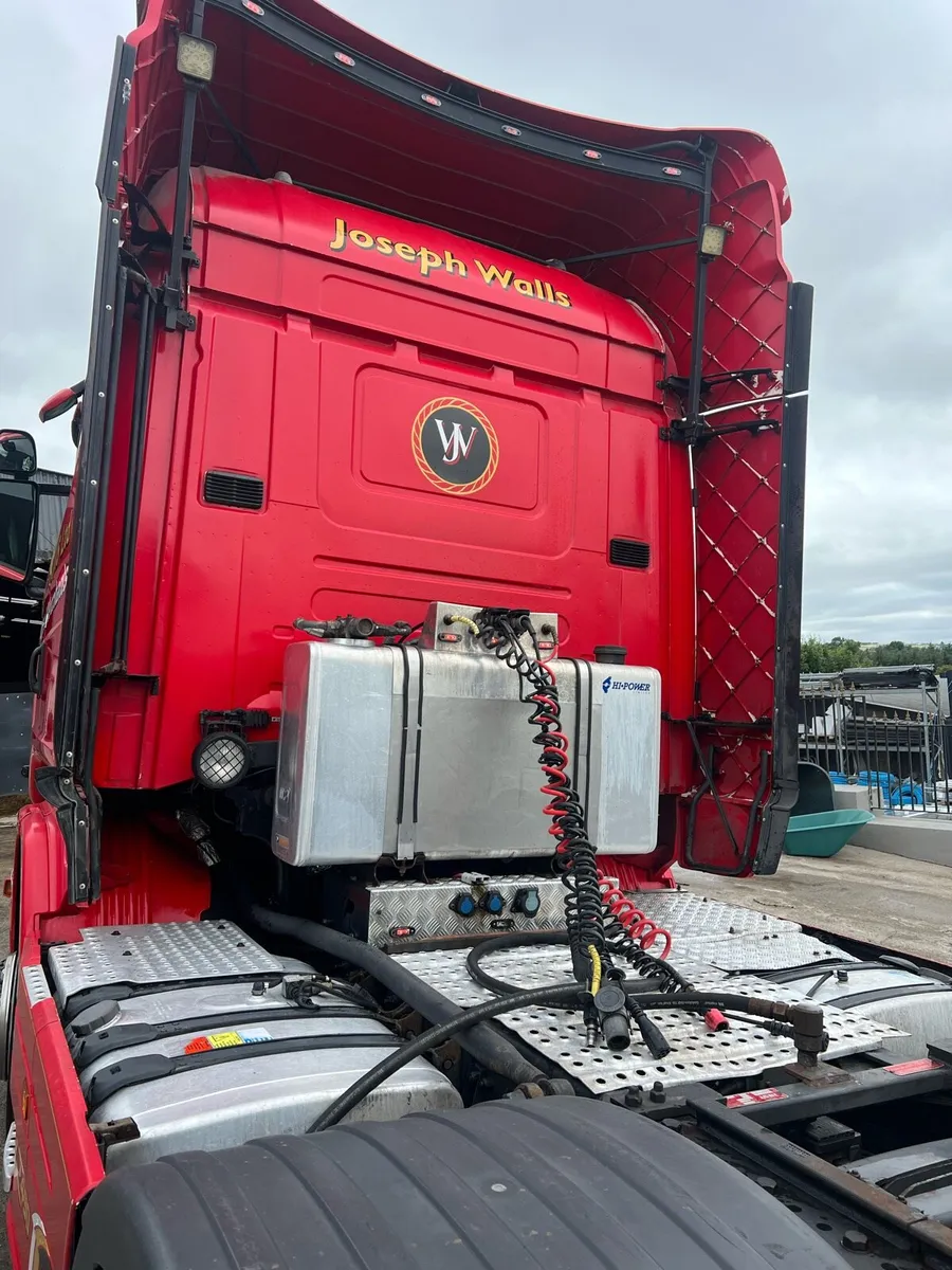 Scania 6x2 truck - Image 4