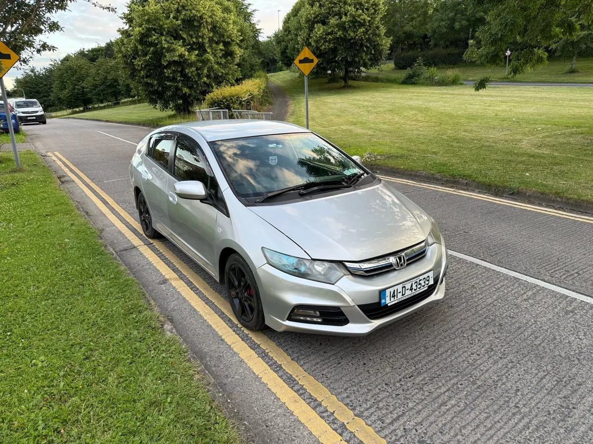 2014 Honda insight 95000KM 1.3 petrol Hybrid - Image 2