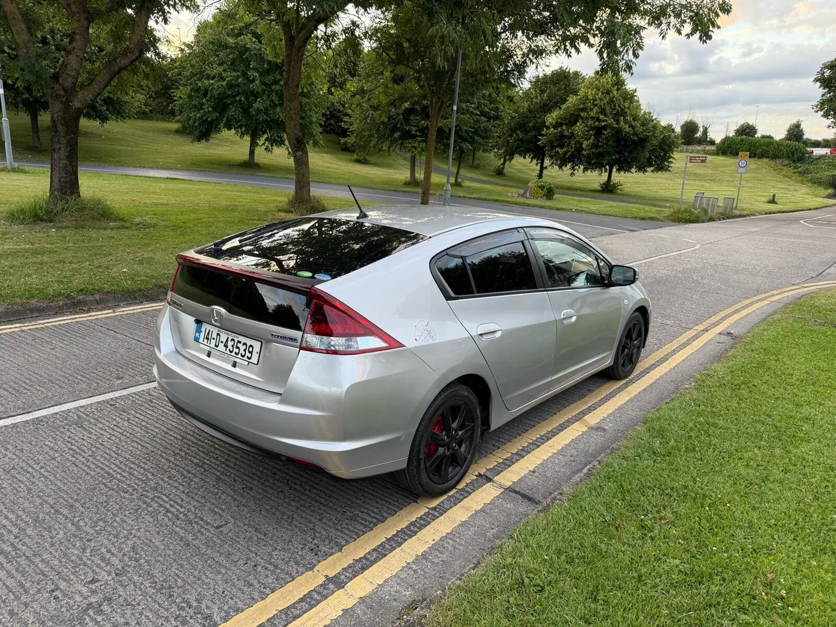 2014 Honda insight 95000KM 1.3 petrol Hybrid - Image 3