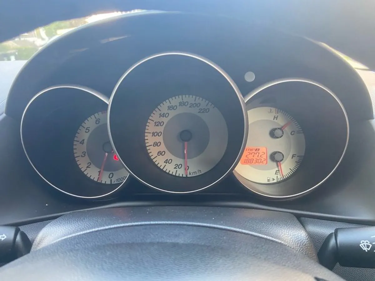 2009 Mazda Mazda3 - Image 3
