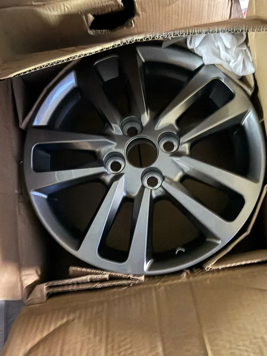 Alloy wheels - Image 3