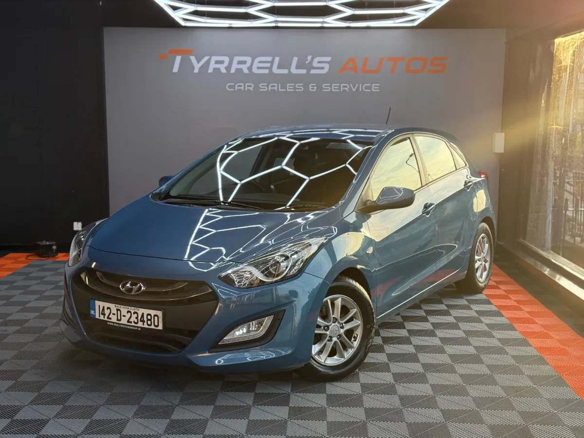 Hyundai i30 1.6D Deluxe "NEW NCT" 2014 - Image 2