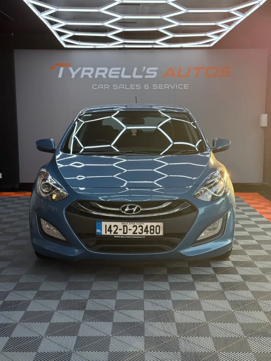 Hyundai i30 1.6D Deluxe "NEW NCT" 2014 - Image 4