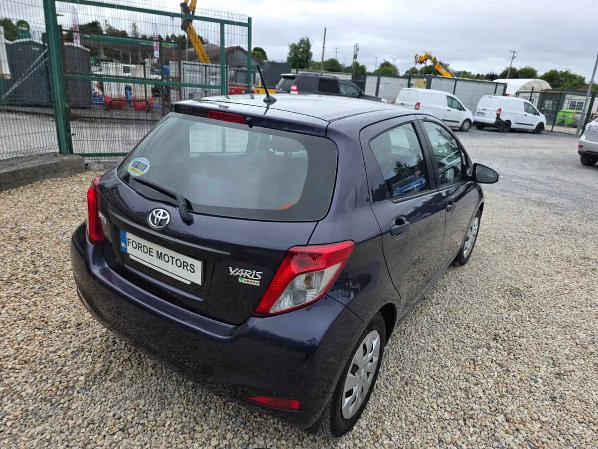 Toyota Yaris 2012 - Image 4