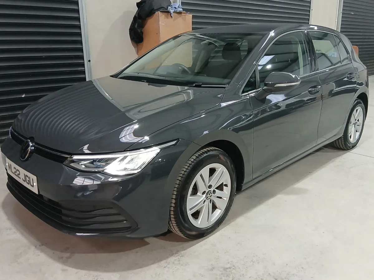 2022 Volkswagen Golf 2.0 TDI life - Image 1