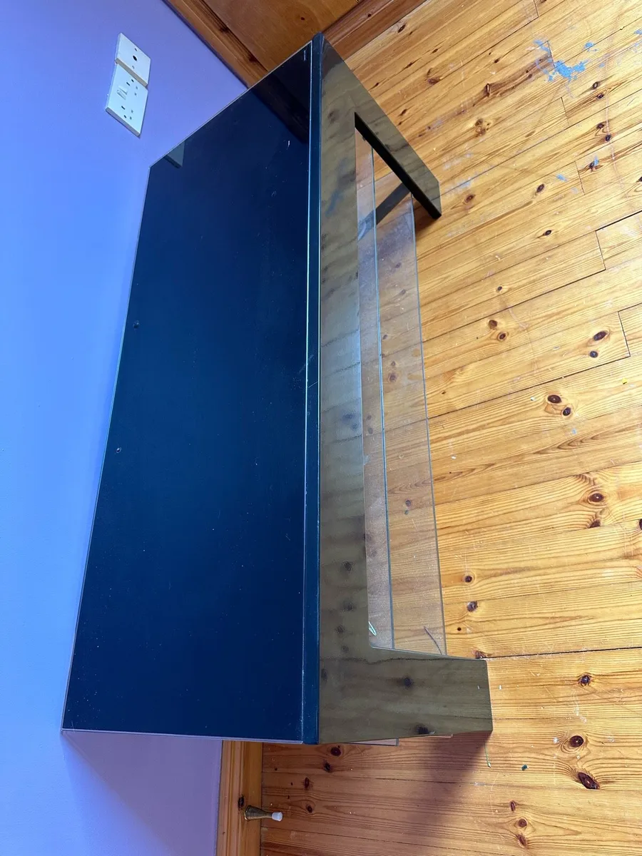 T v table - Image 1