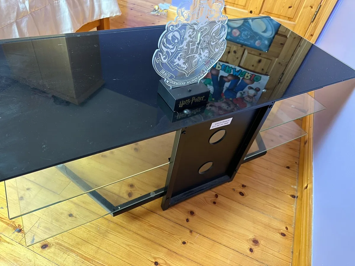 T v table - Image 3