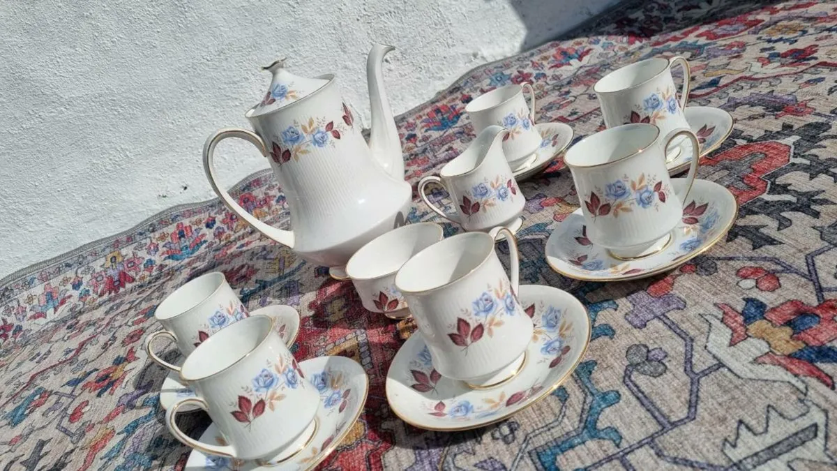 Vintage Royal Standard Bone China tea set - Image 2