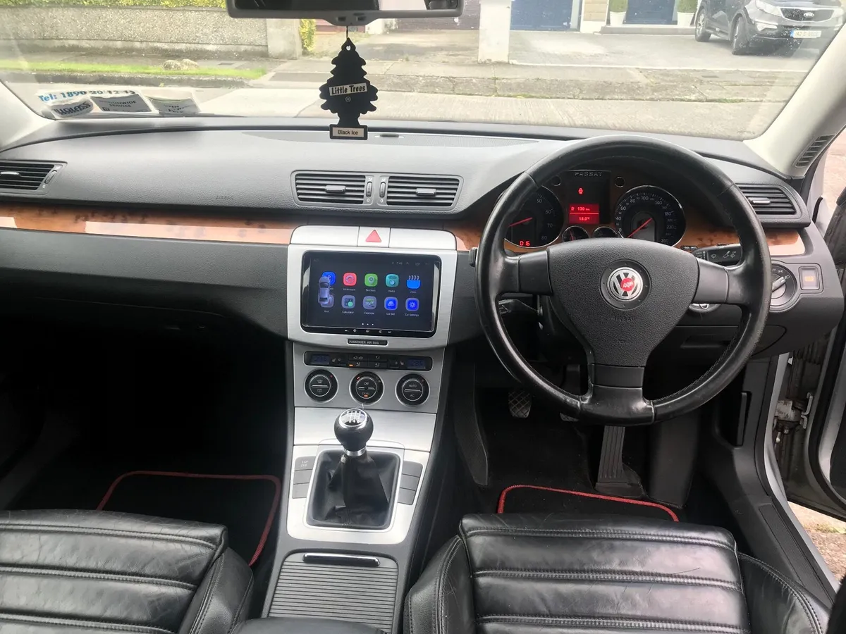 Volkswagen Passat 2009 - Image 1