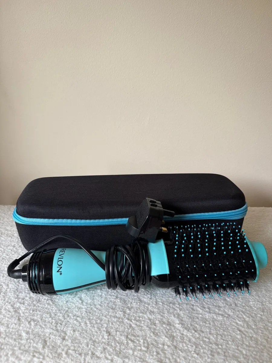 Revlon Salon One-Step Volumiser Hair Dryer - Image 1